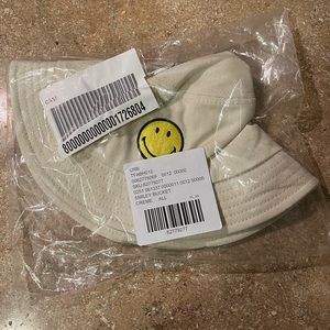Bucket Hat ! brand new!